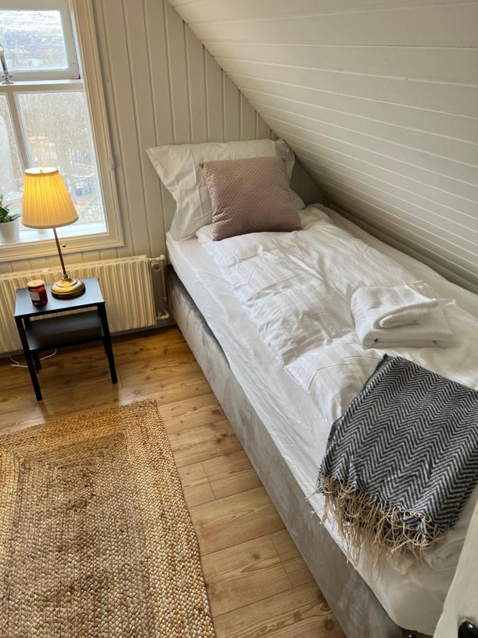 Day Dream Central Akureyri Three Bedroom Apt Exterior photo