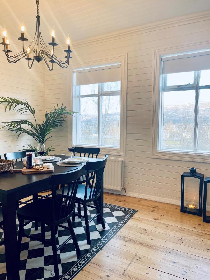 Day Dream Central Akureyri Three Bedroom Apt Exterior photo