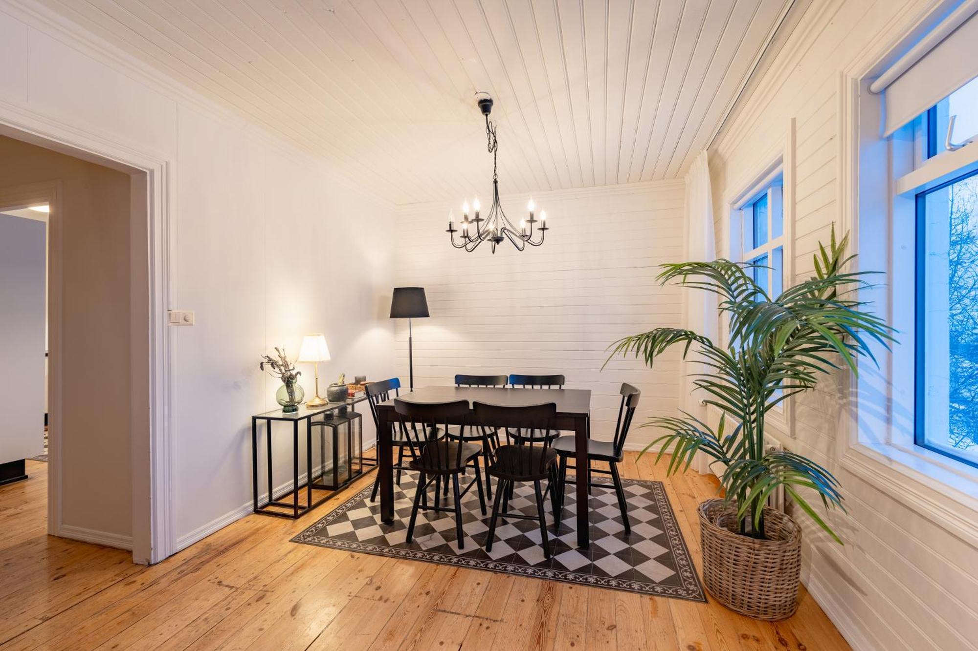 Day Dream Central Akureyri Three Bedroom Apt Exterior photo