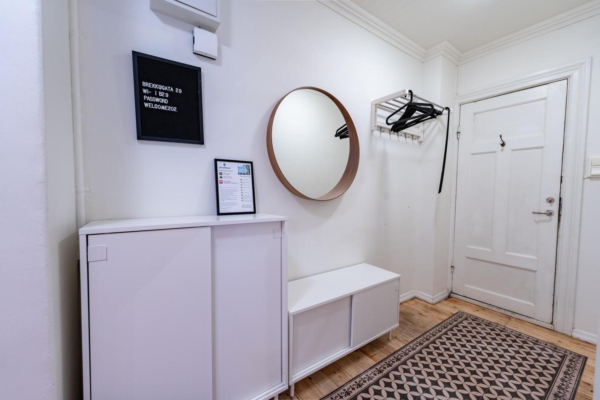 Day Dream Central Akureyri Three Bedroom Apt Exterior photo
