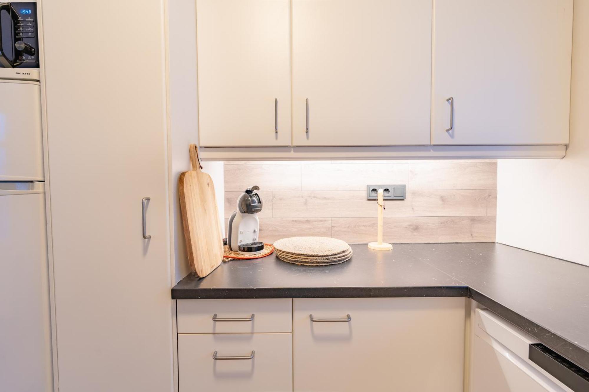 Day Dream Central Akureyri Three Bedroom Apt Exterior photo