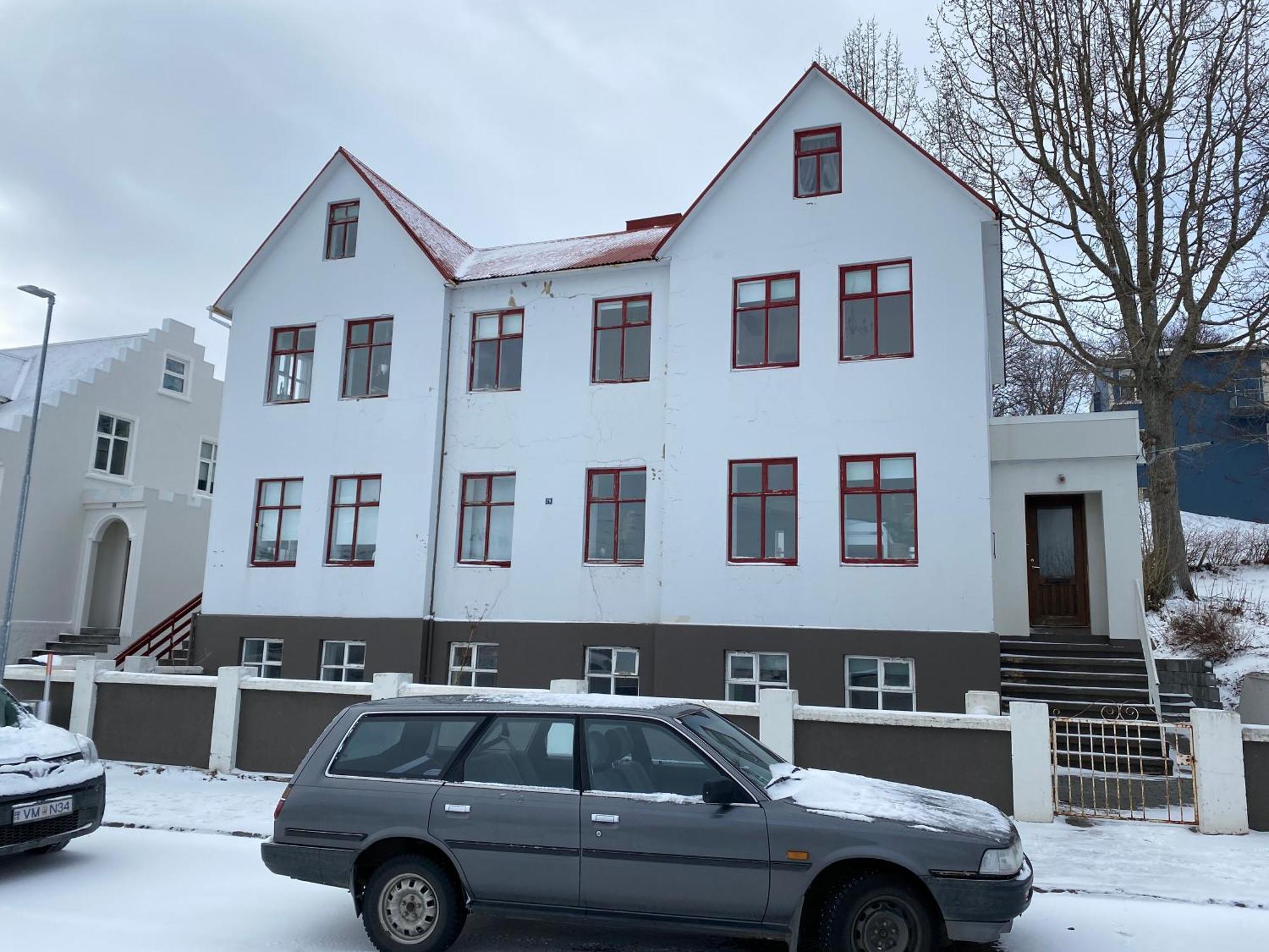 Day Dream Central Akureyri Three Bedroom Apt Exterior photo
